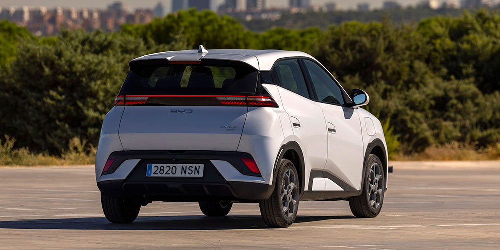 El BYD DOLPHIN SURF estrena versión de cinco plazas y mejora su equipamiento