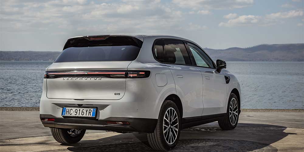 Leapmotor confirma su apuesta por la autonomía extendida con el B10 Hybrid EV 2