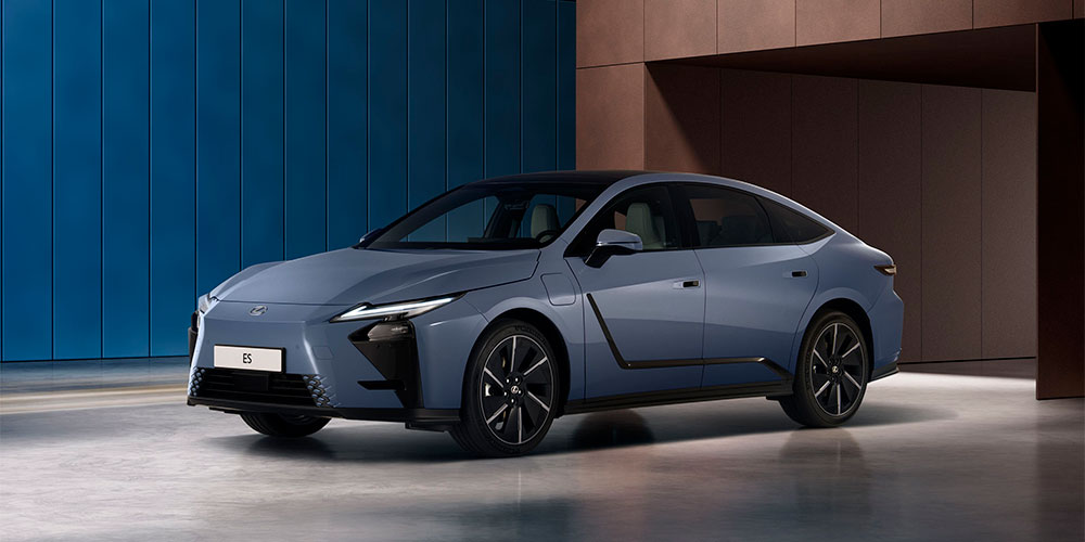 Lexus ES: redefiniendo el lujo electrificado