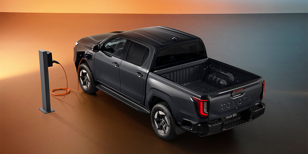 toyota hilux bev 02