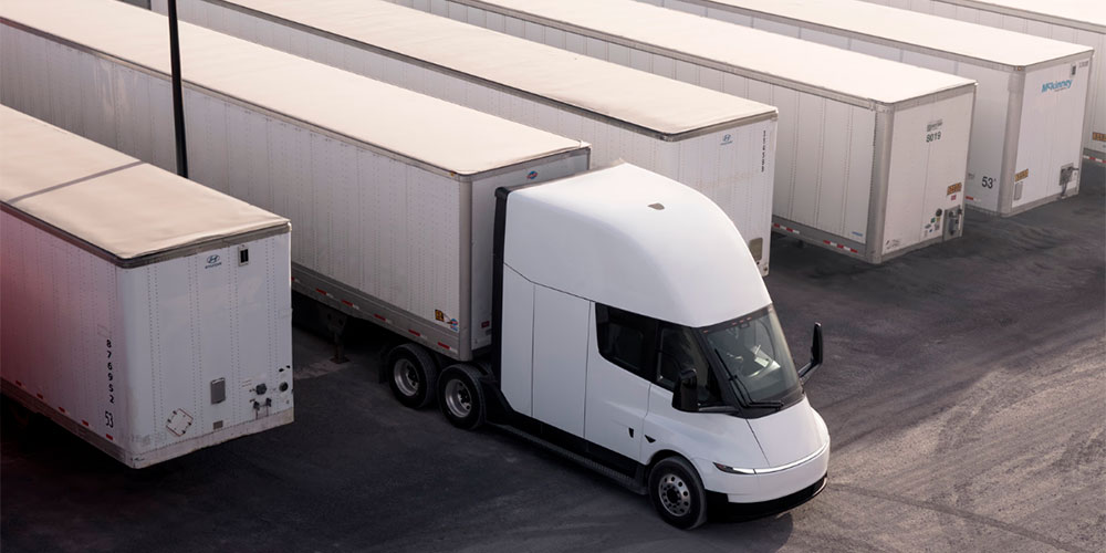einride tesla semi