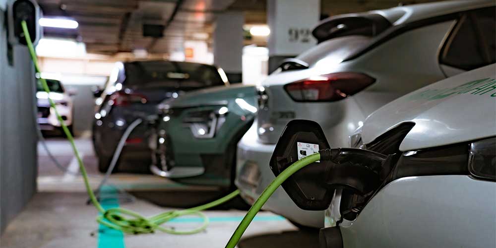Arval España completa la electrificación de su flota propia